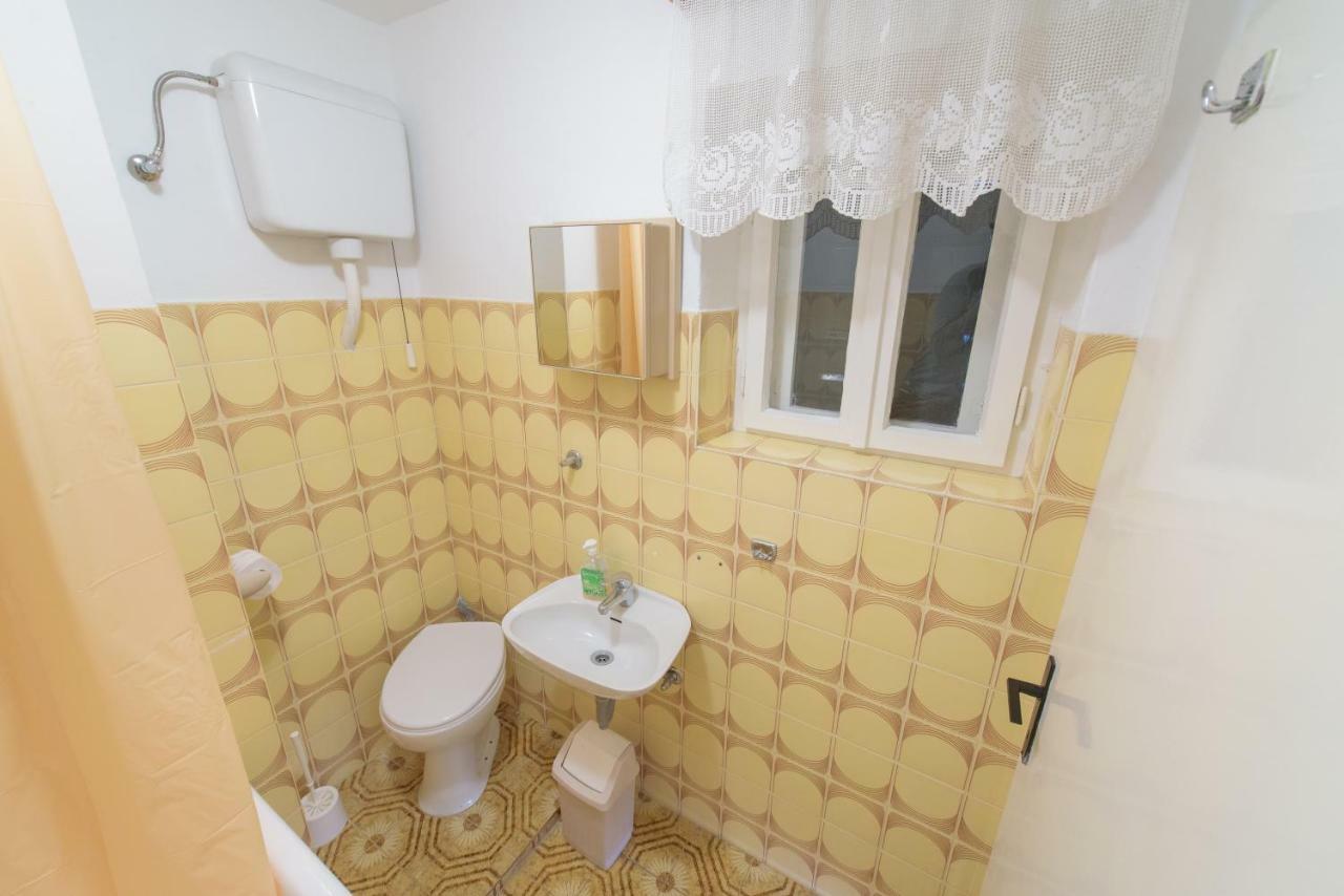 Apartman Lucijan Kaštela Exterior foto
