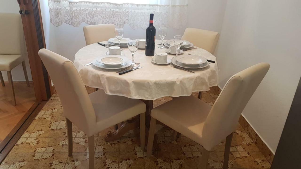 Apartman Lucijan Kaštela Exterior foto